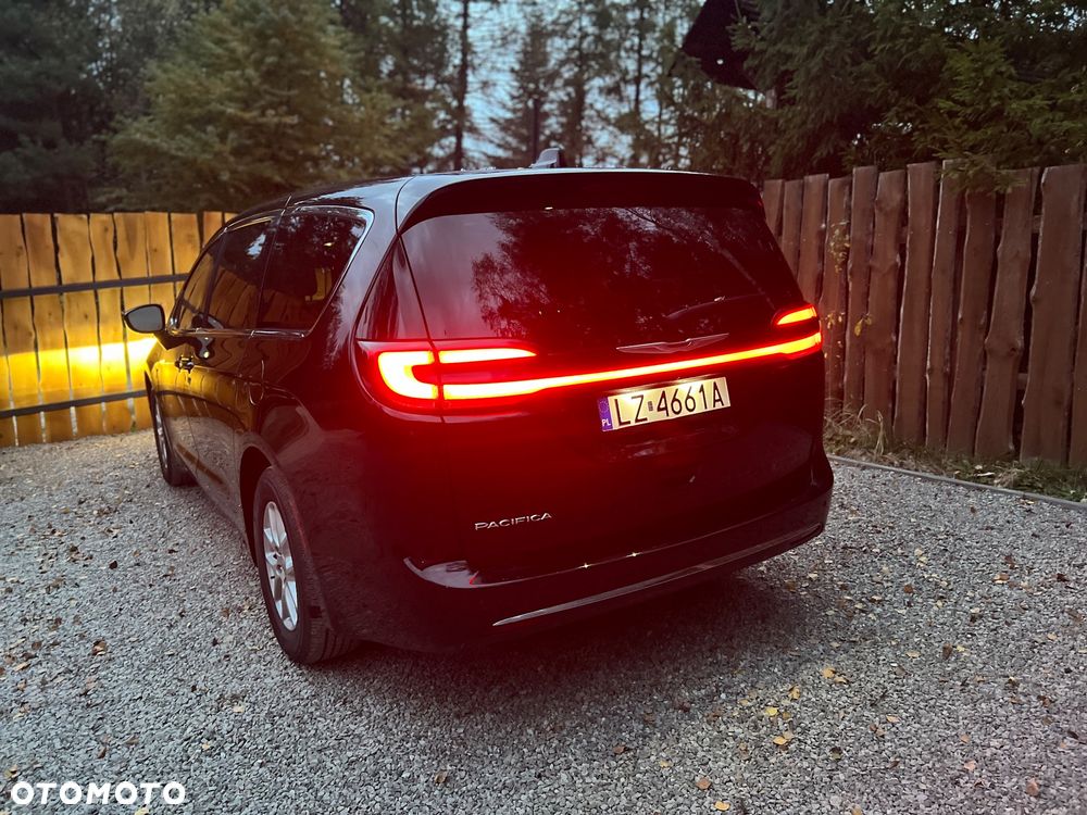 Chrysler Pacifica - 8