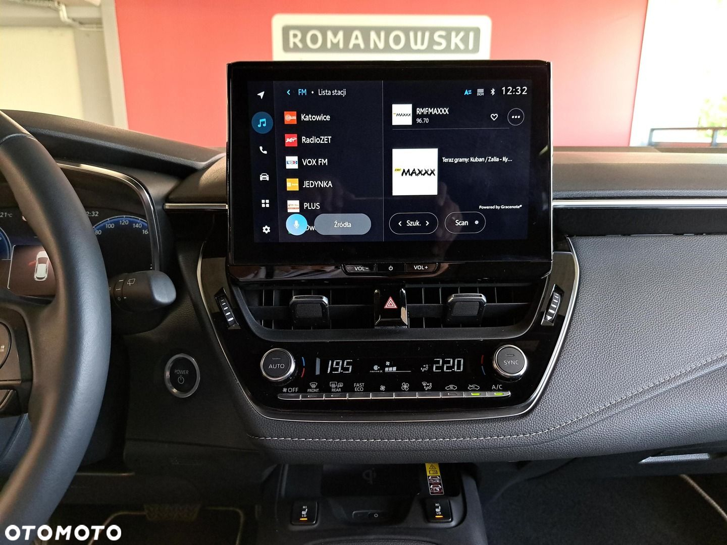Toyota Corolla 1.8 Hybrid Style - 19