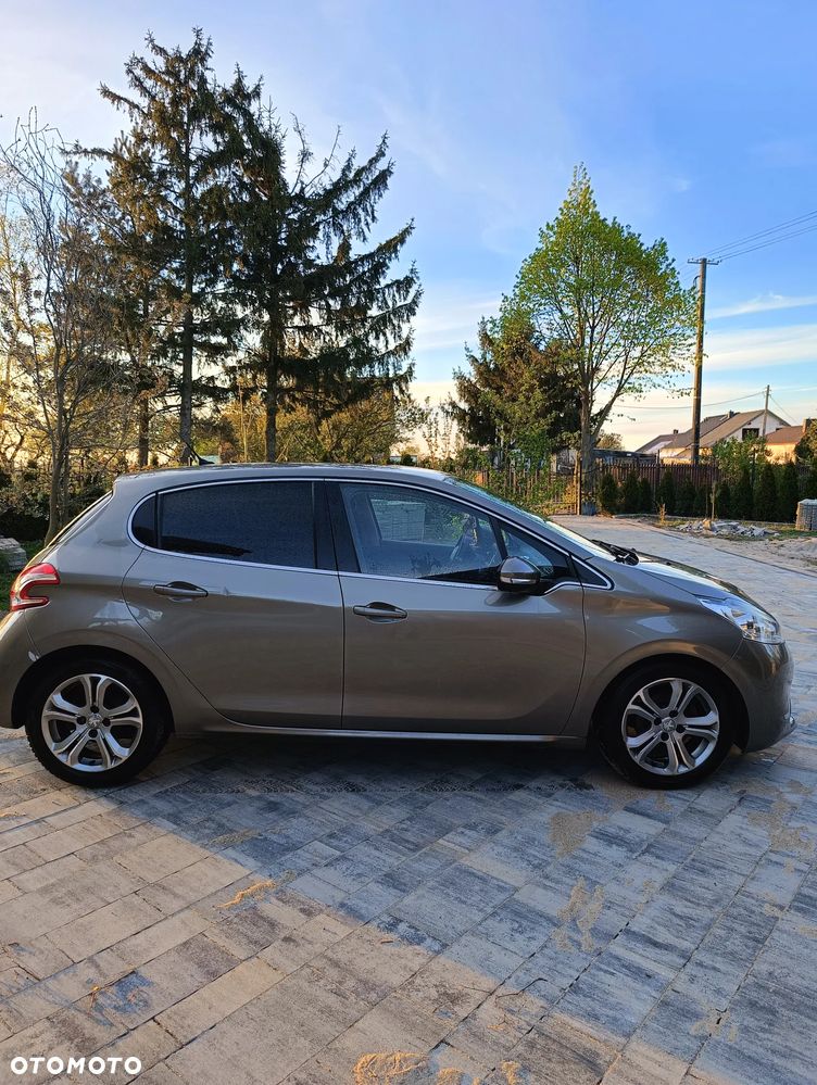 Peugeot 208 1.6 e-HDi Allure STT - 9