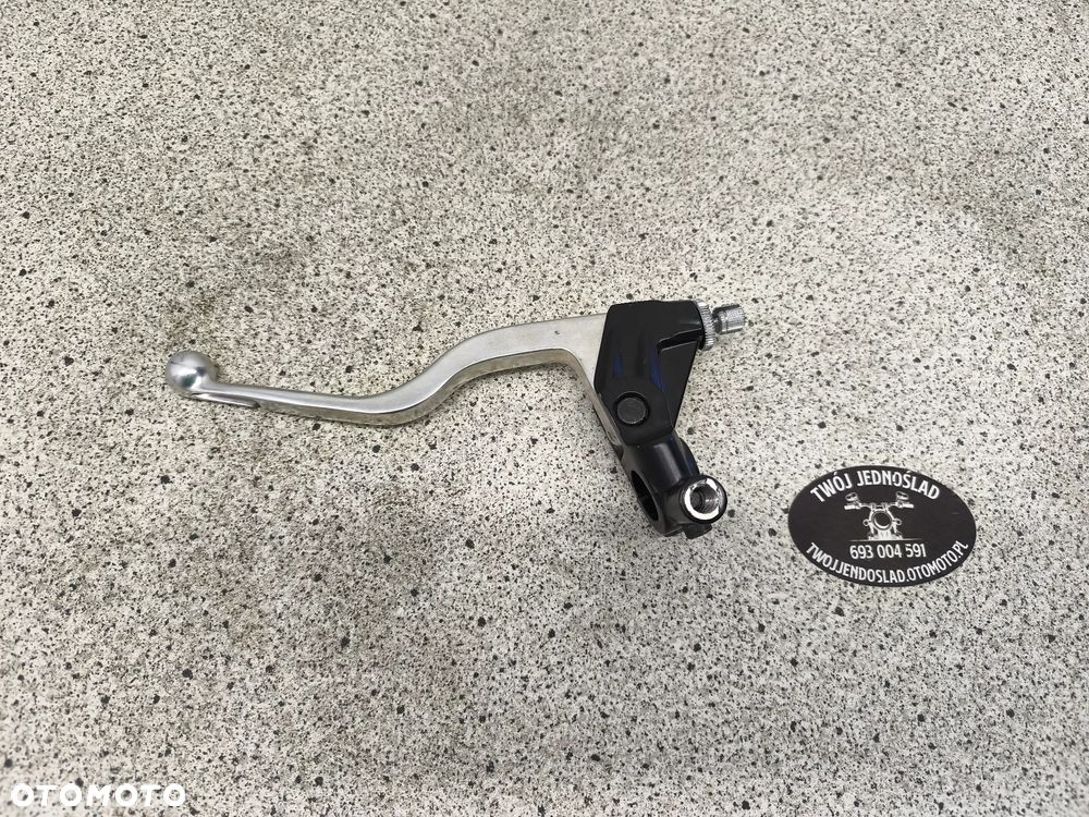Klamka lewa sprzęgła, mocowanie klamki, lusterka Triumph Trident 660 2022 - 1