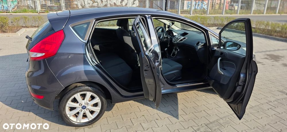 Ford Fiesta 1.4 Ghia - 10