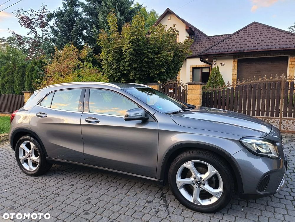 Mercedes-Benz GLA 200 Urban - 2