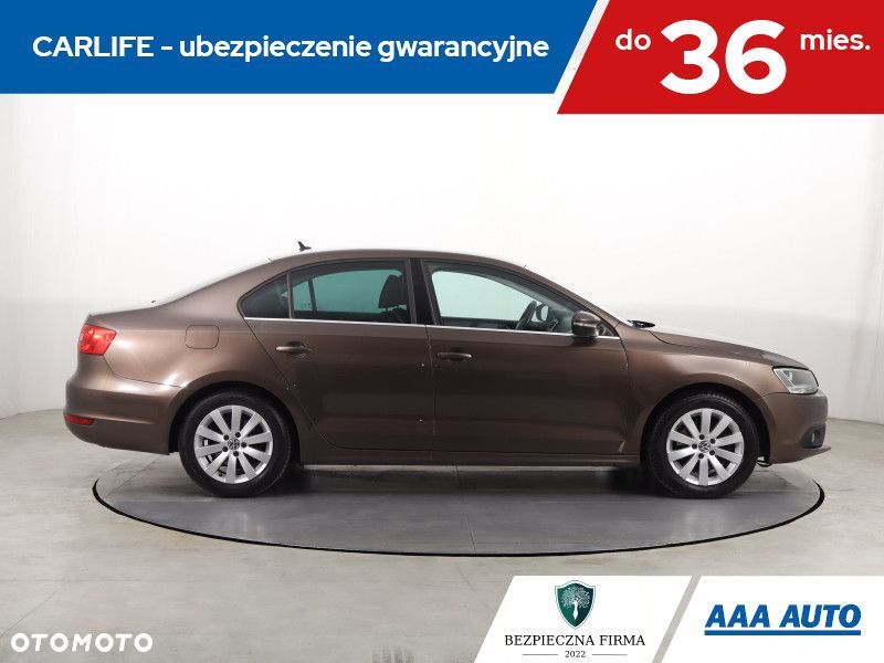 Volkswagen Jetta - 7
