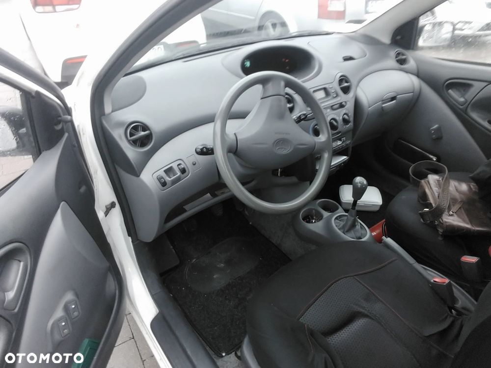 Toyota Yaris - 2