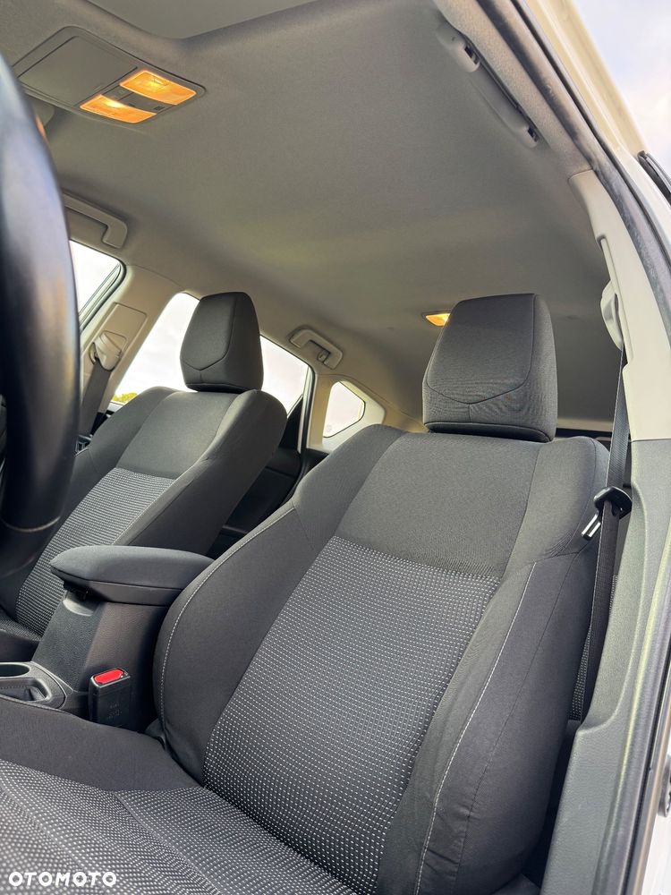 Toyota Auris 1.8 HSD Luna - 22