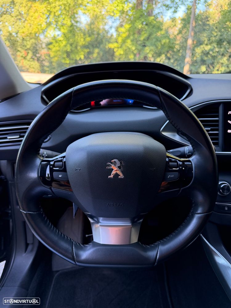 Peugeot 308 1.2 PureTech Allure - 15