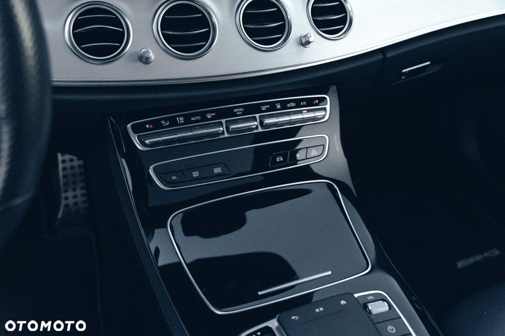 Mercedes-Benz Klasa E AMG 53 4-Matic+ - 24
