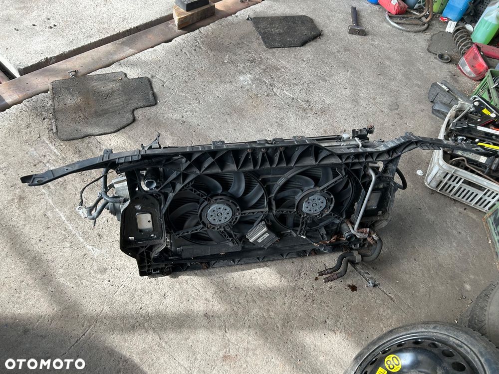 Pas przedni Audi A4B8 3.2 fsi - 3