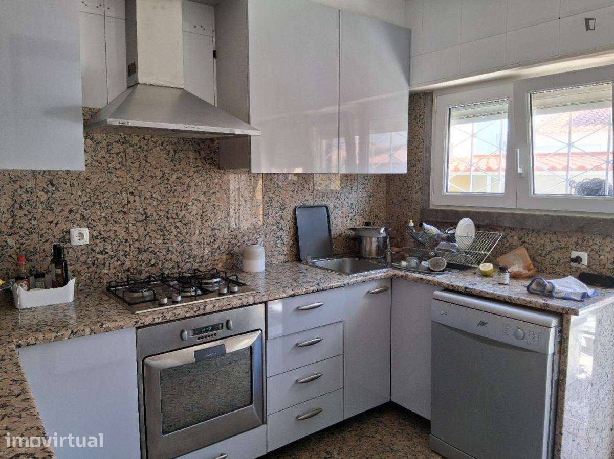 Quarto - localizado em Carcavelos Lisbon - Grande imagem: 3/7
