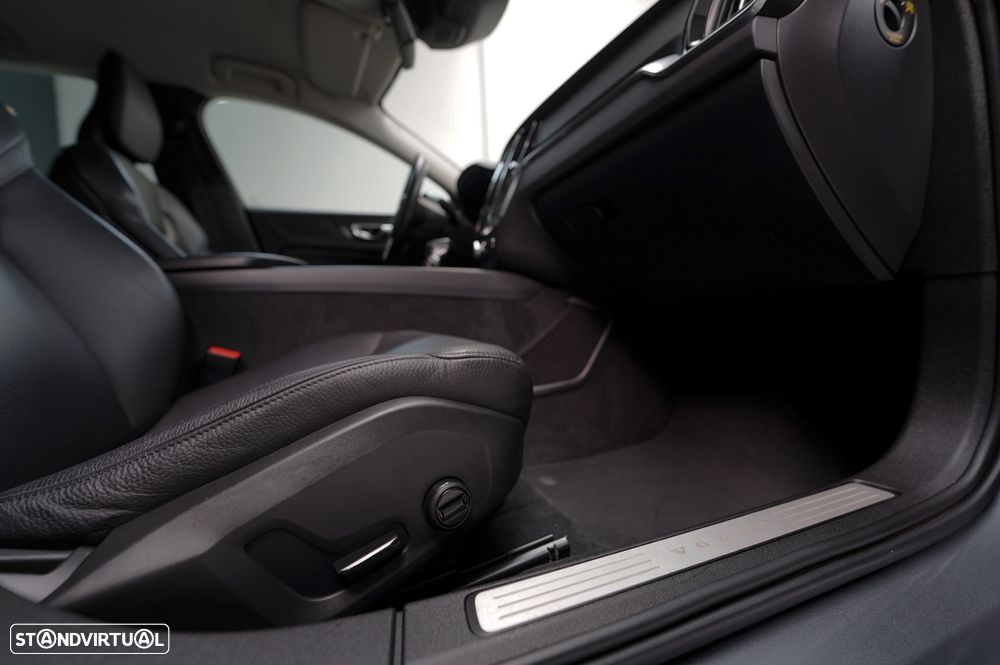 Volvo V60 2.0 D3 Momentum Plus Geartronic - 10