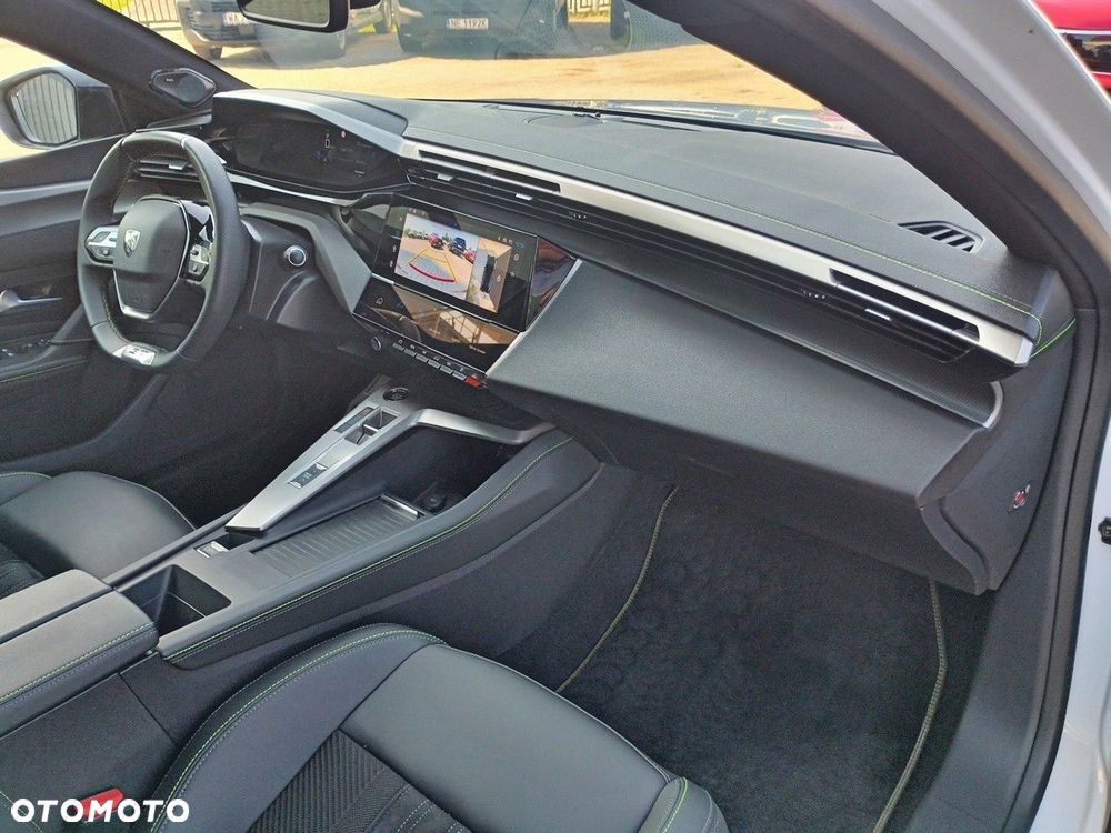 Peugeot 408 1.6 Plug-In Hybrid 225 GT EAT8 - 16