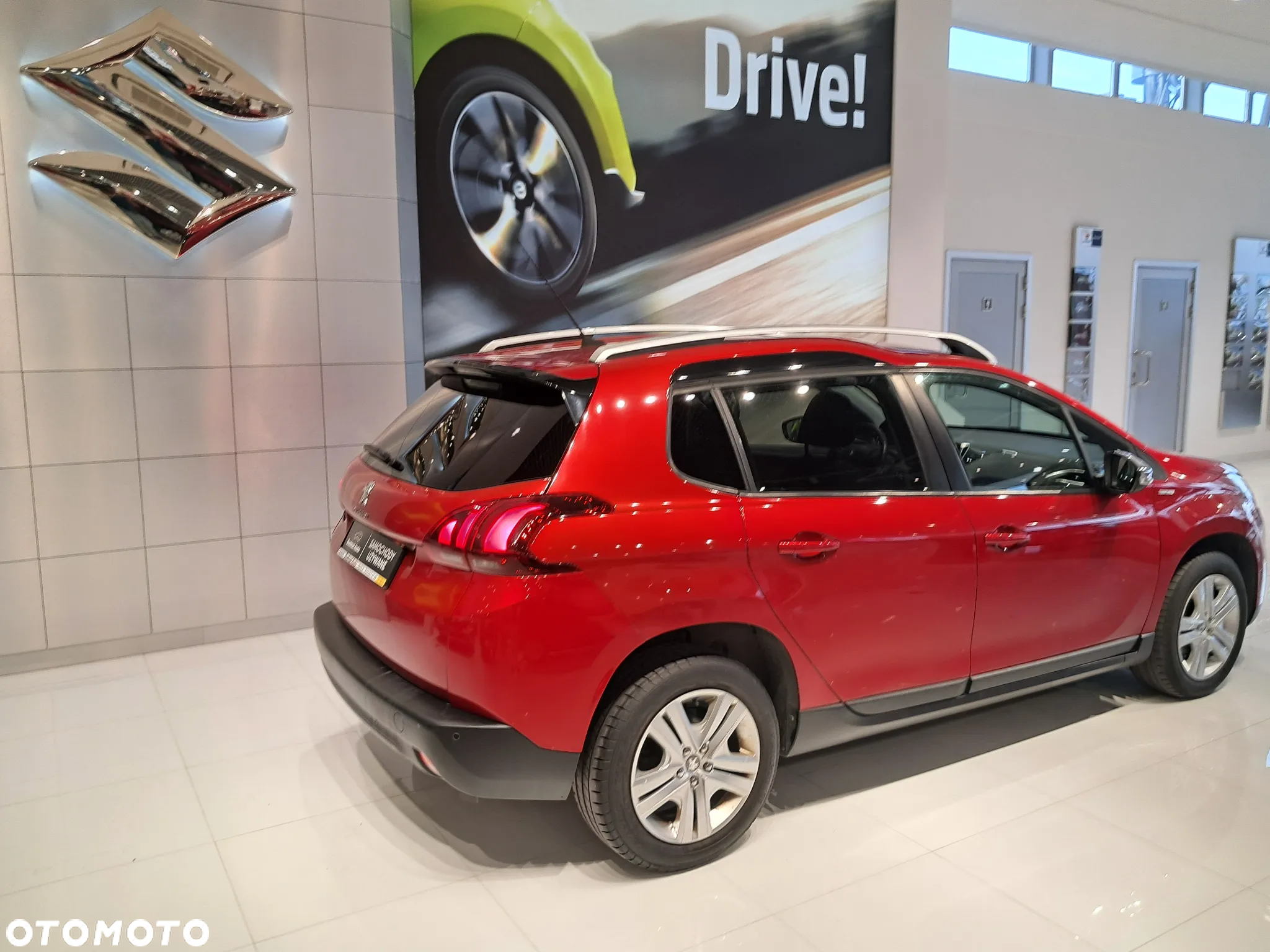 Peugeot 2008 1.2 Pure Tech Allure S&S EAT6 - 10