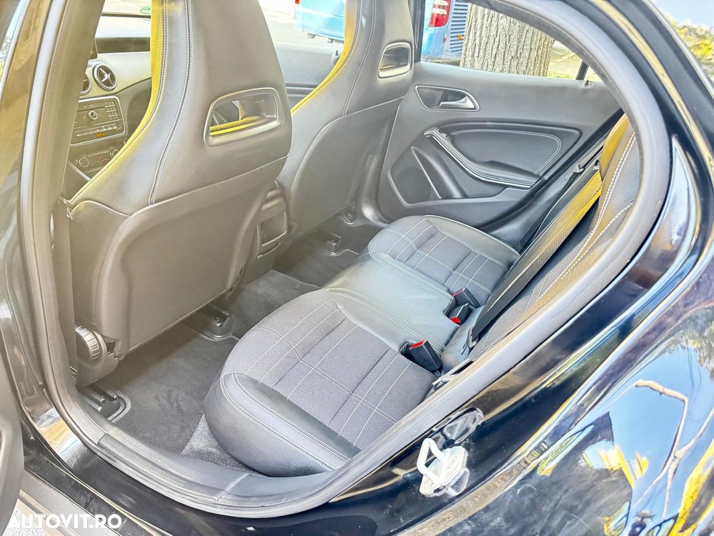 Mercedes-Benz GLA 180 - 9