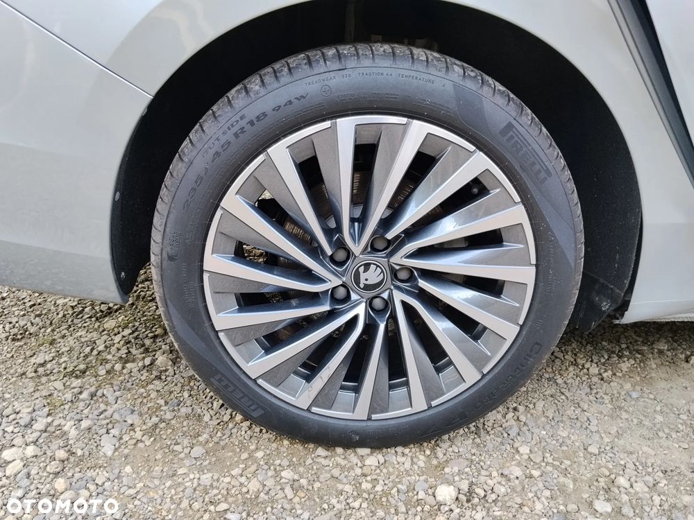 Skoda Superb 1.5 TSI Plug-in Hybrid L&K DSG - 23