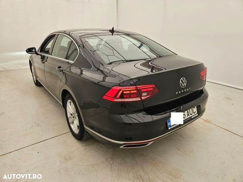 Volkswagen Passat 2.0 TDI DSG Highline - 9