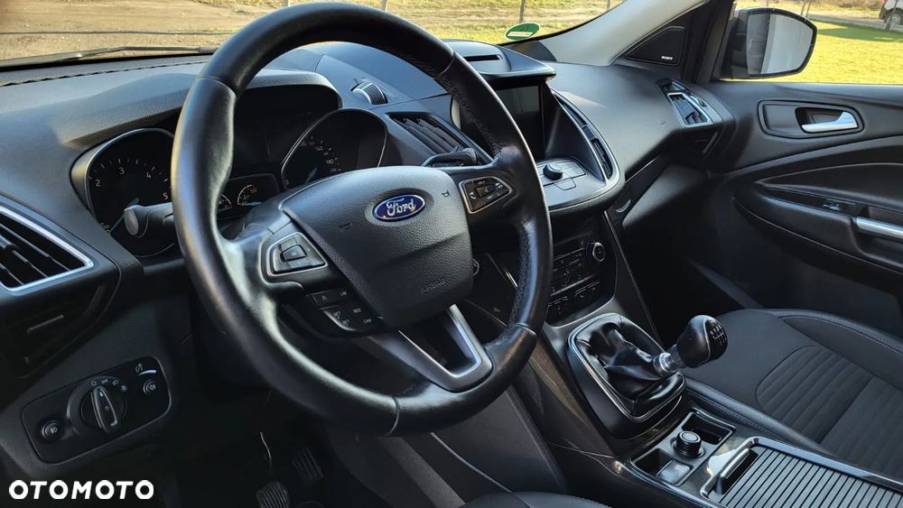 Ford Kuga 2.0 TDCi FWD Titanium - 32