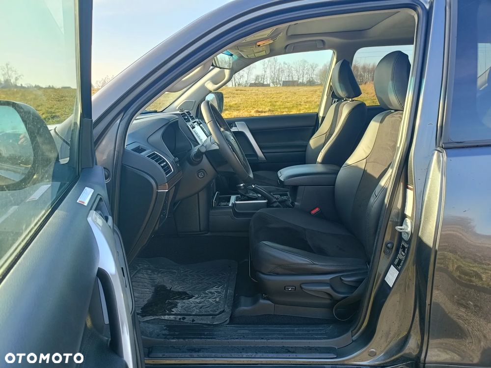 Toyota Land Cruiser LC 2.8 D-4D Prado - 3