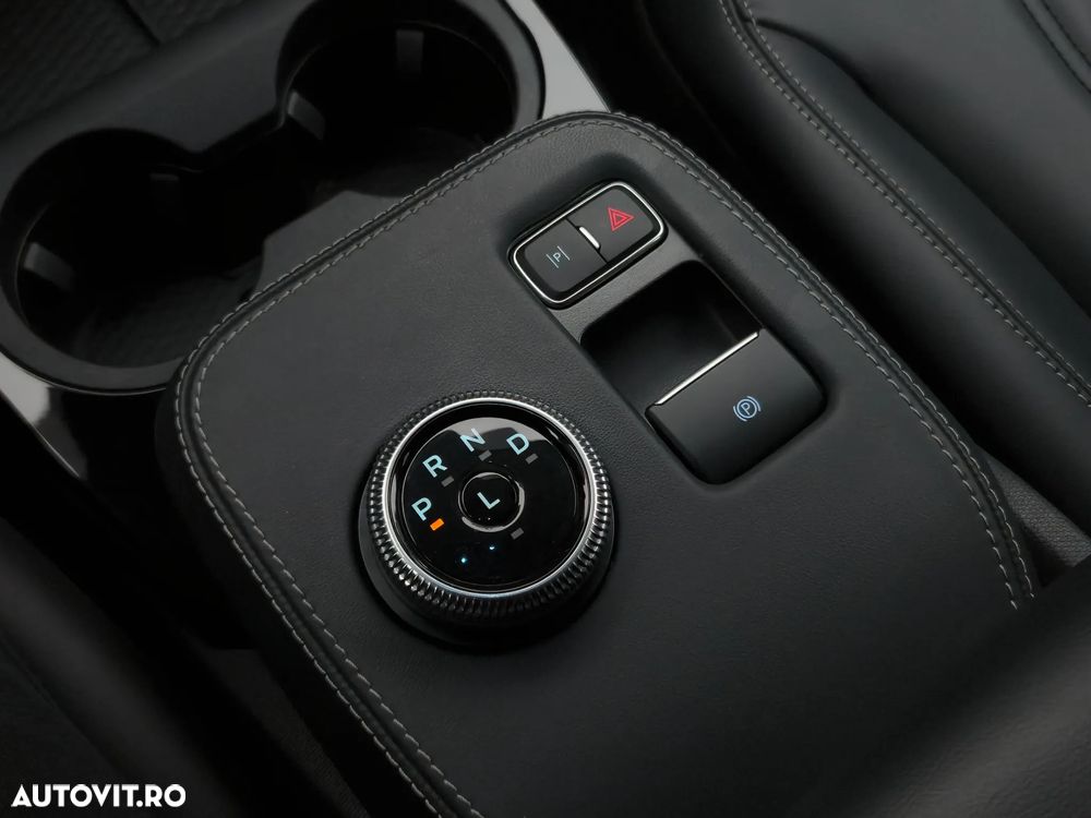 Ford Mustang Mach-E PREMIUM - 21