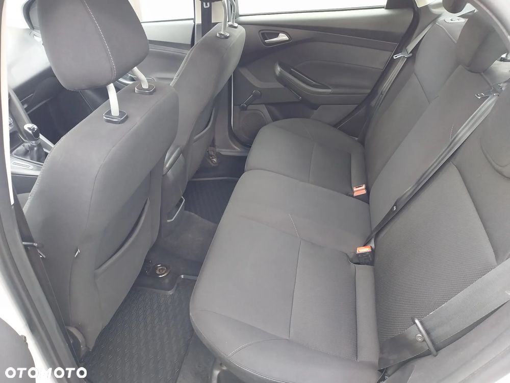 Ford Focus 1.6 Trend - 17