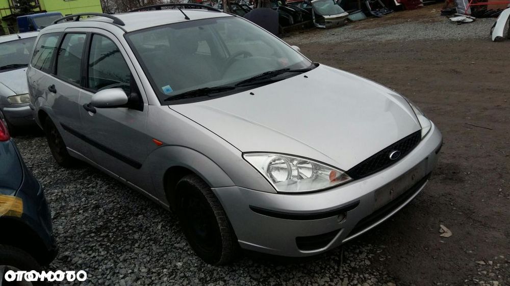 Części ford Focus mk1 kombi  1.4 16V srebrny - 4