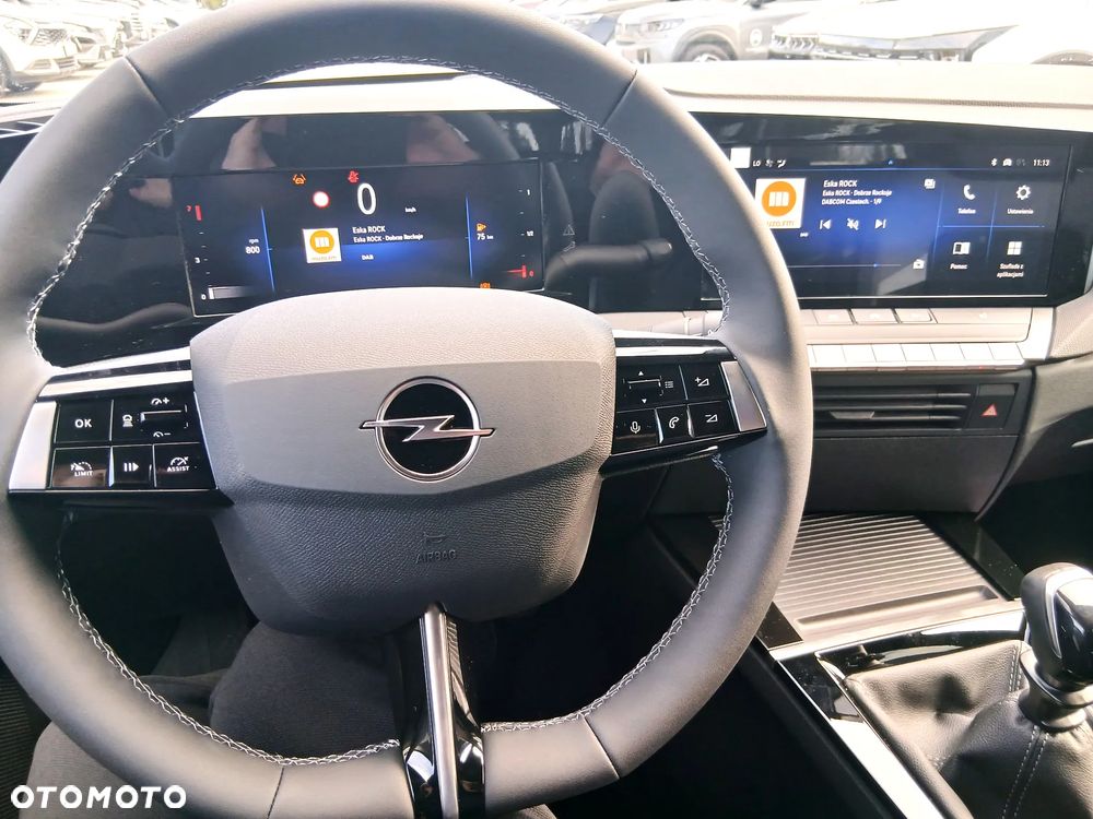 Opel Astra 1.2 T Business Edition S&S - 9