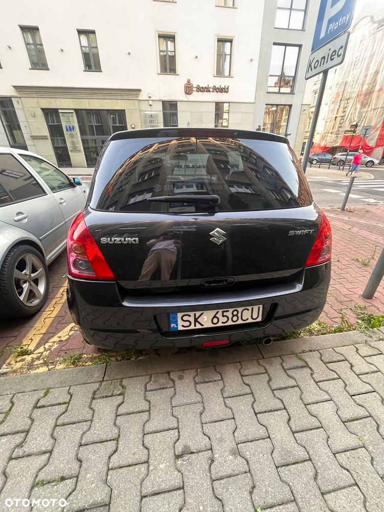 Suzuki Swift - 4