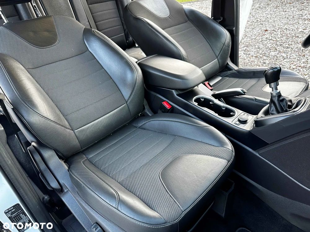 Ford Kuga 2.0 TDCi 4x4 Titanium - 19