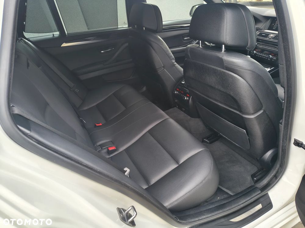 BMW Seria 5 525d xDrive Sport-Aut Luxury Line - 20