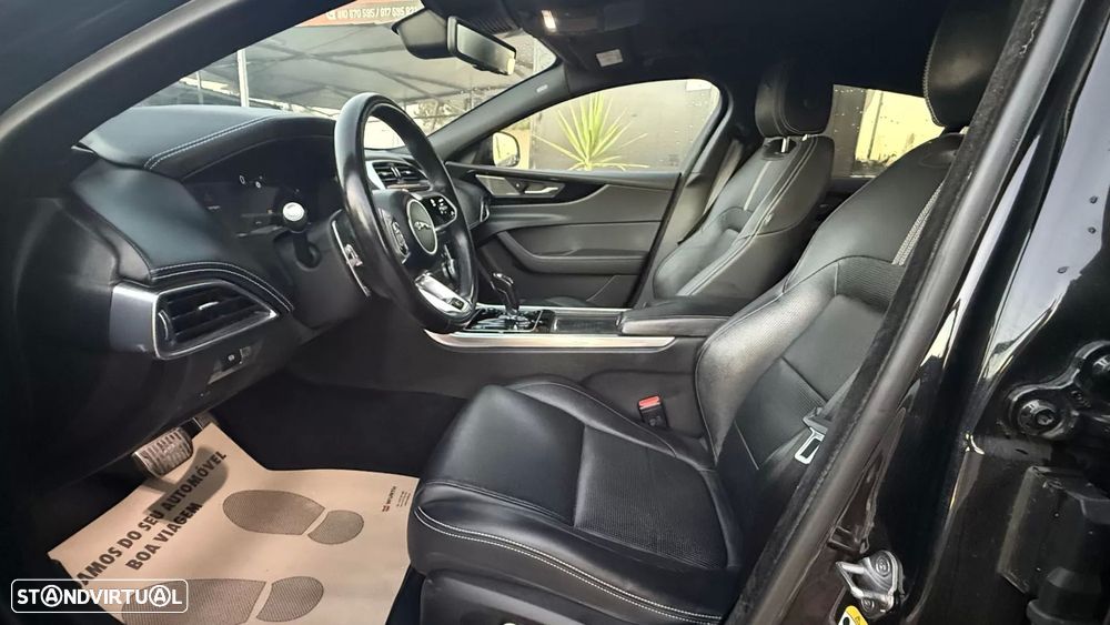 Jaguar XE 2.0 D200 R-Dynamic S - 34