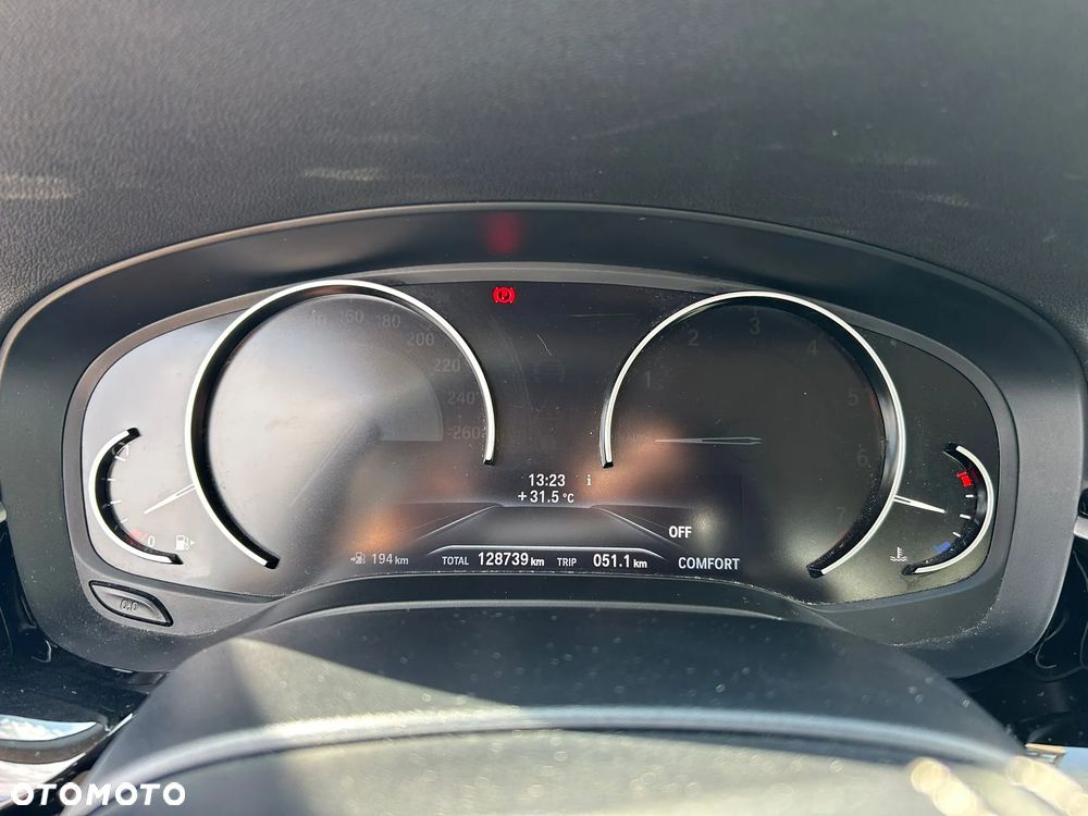 BMW Seria 5 520i - 11