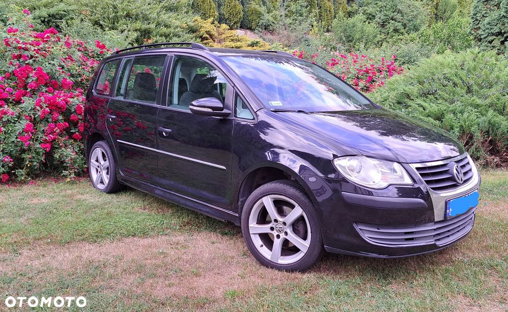 Volkswagen Touran - 1