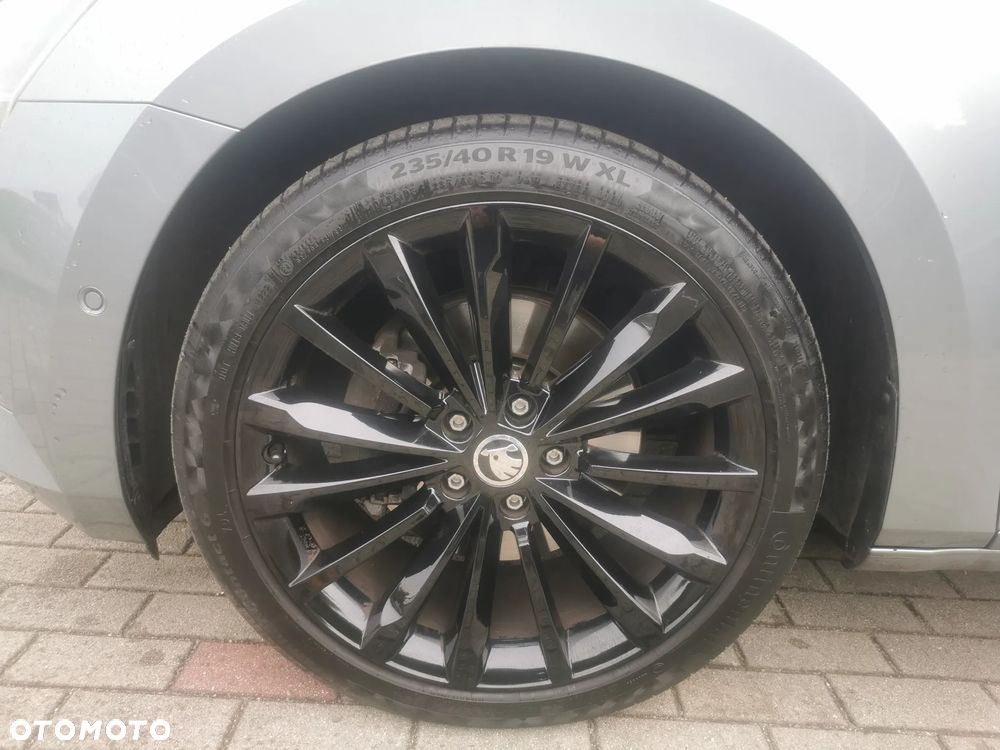 Skoda Superb 2.0 TDI DSG Premium Edition - 37