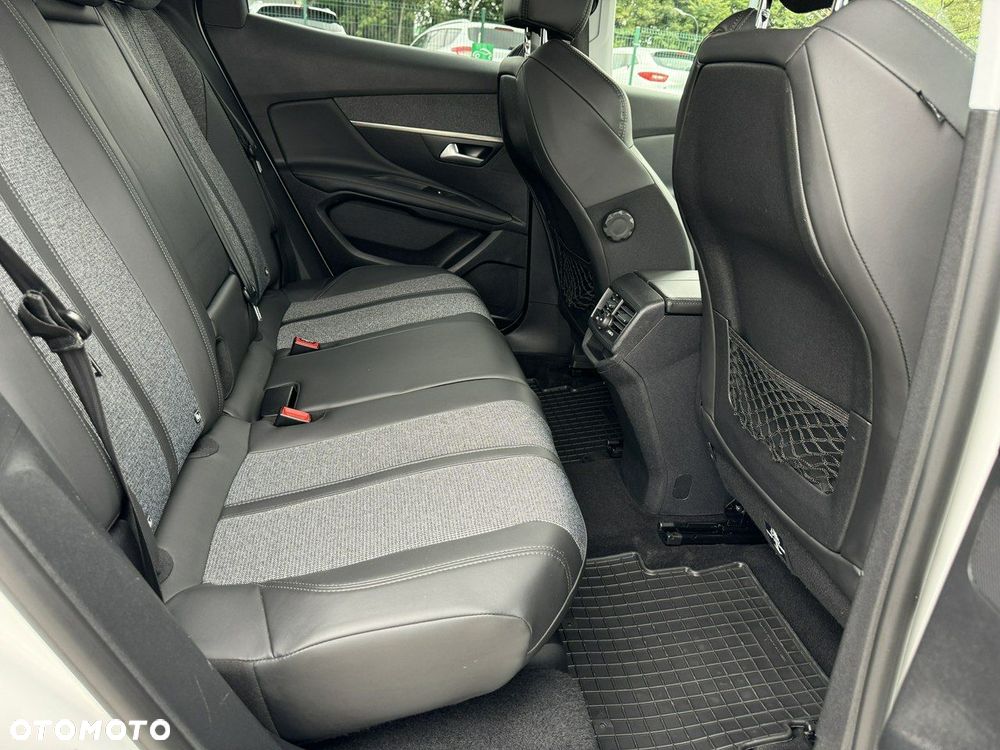 Peugeot 3008 PureTech 130 Stop & Start GPF EAT8 Allure Pack - 33