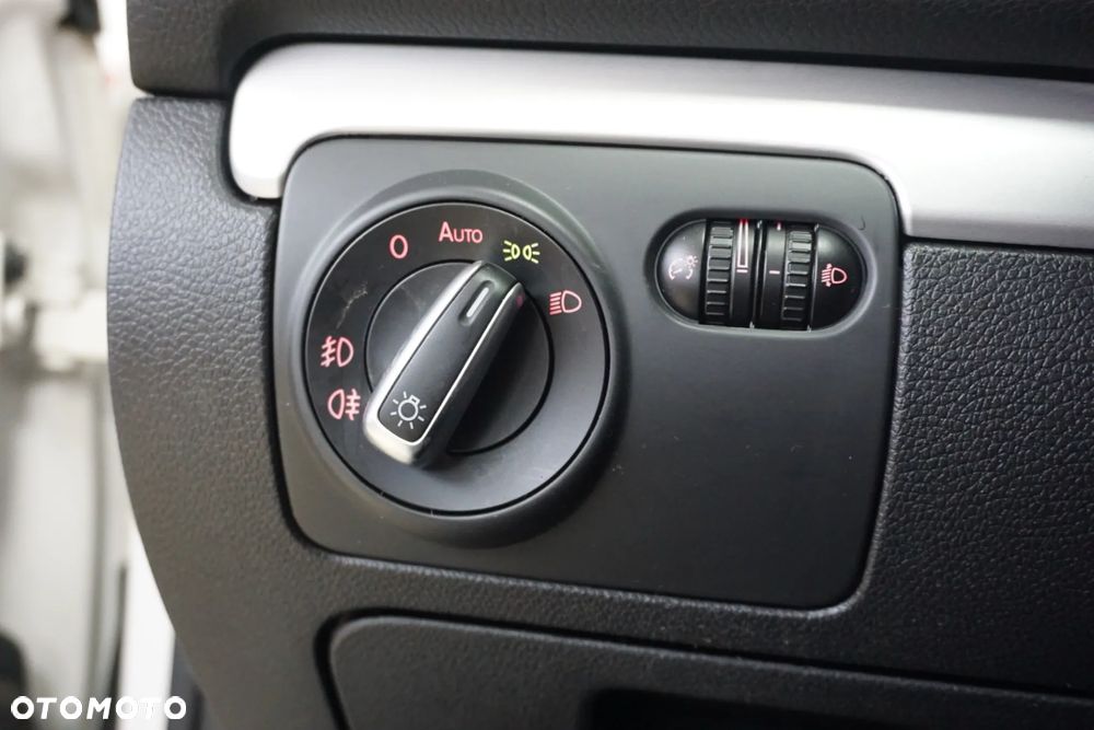 Volkswagen Golf 1.6 Highline - 30