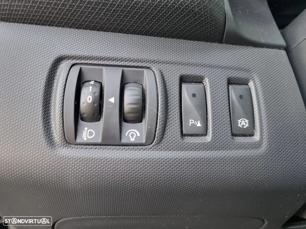 Renault Clio 1.5 dCi Dynamique S - 12