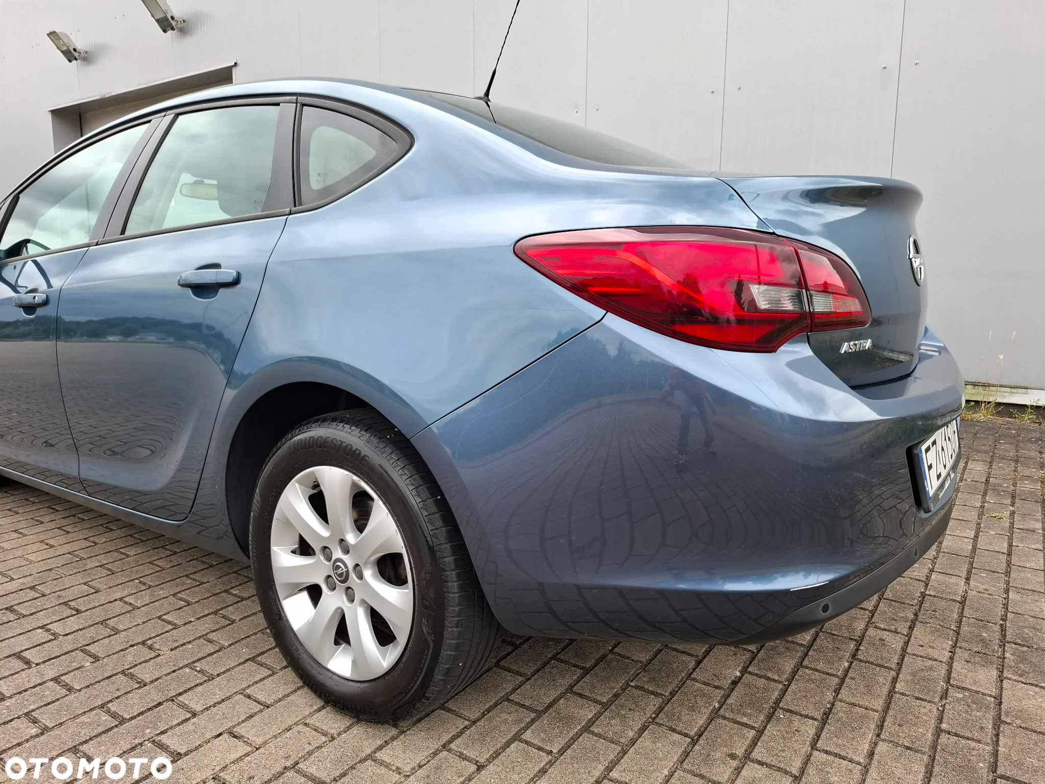 Opel Astra IV 1.6 Business - 12