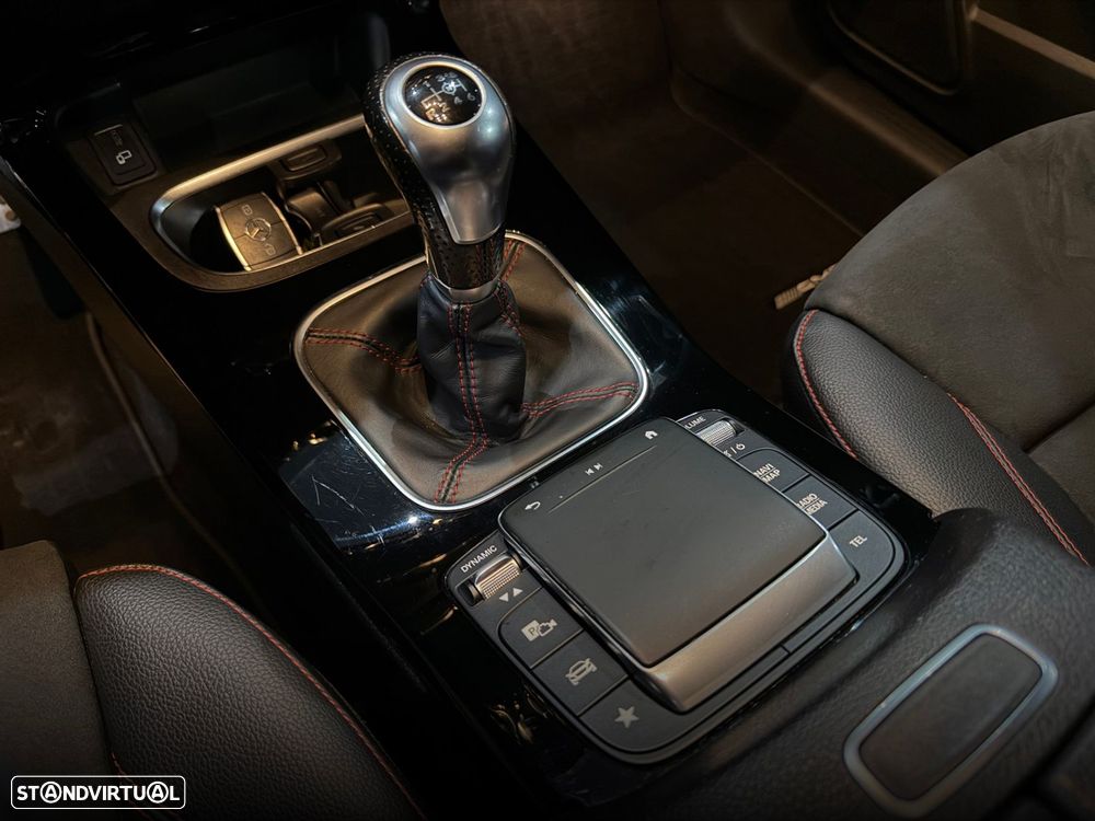 Mercedes-Benz B 180 d AMG Line - 27