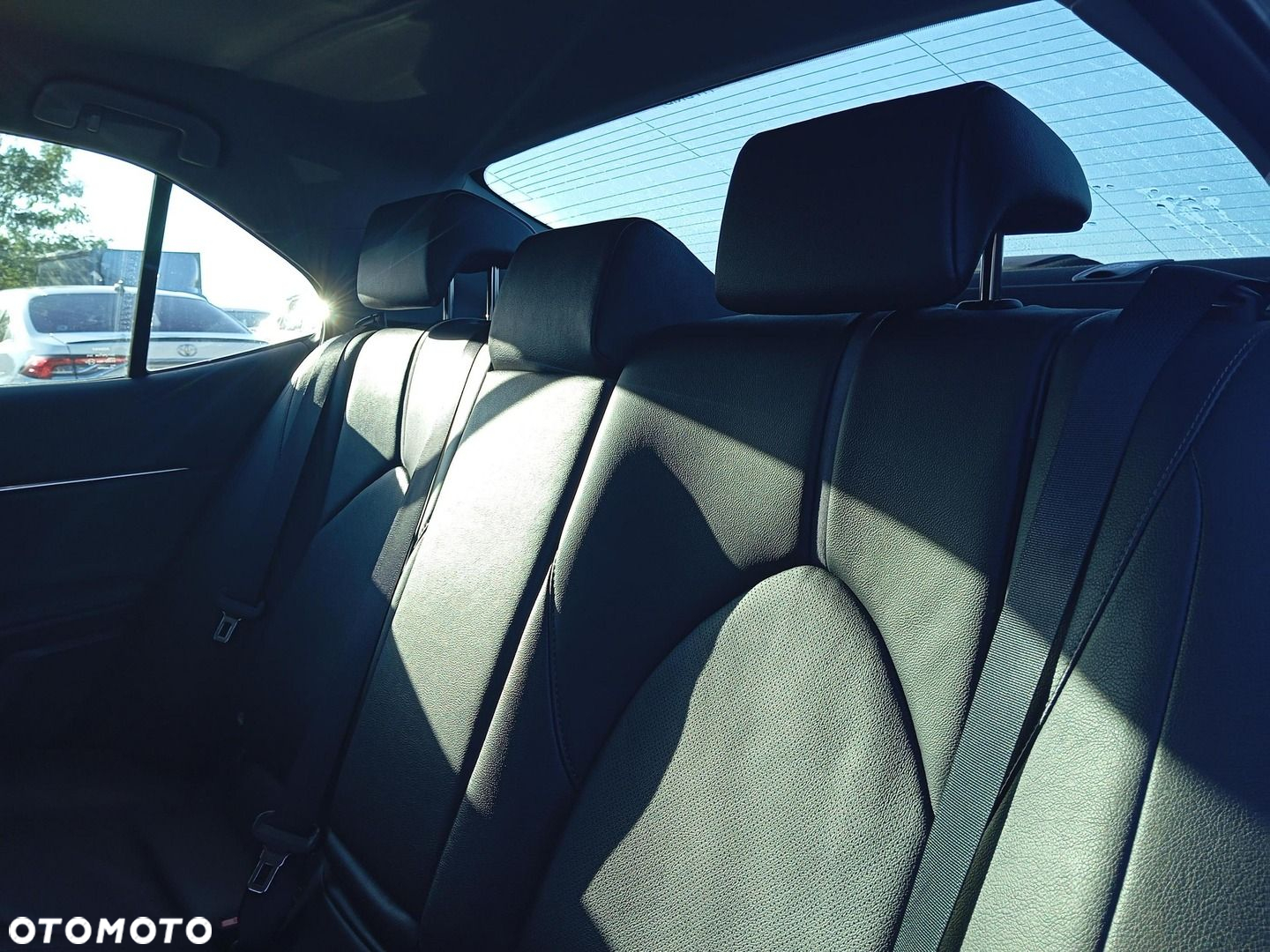 Toyota Camry 2.5 Hybrid Executive CVT - 17