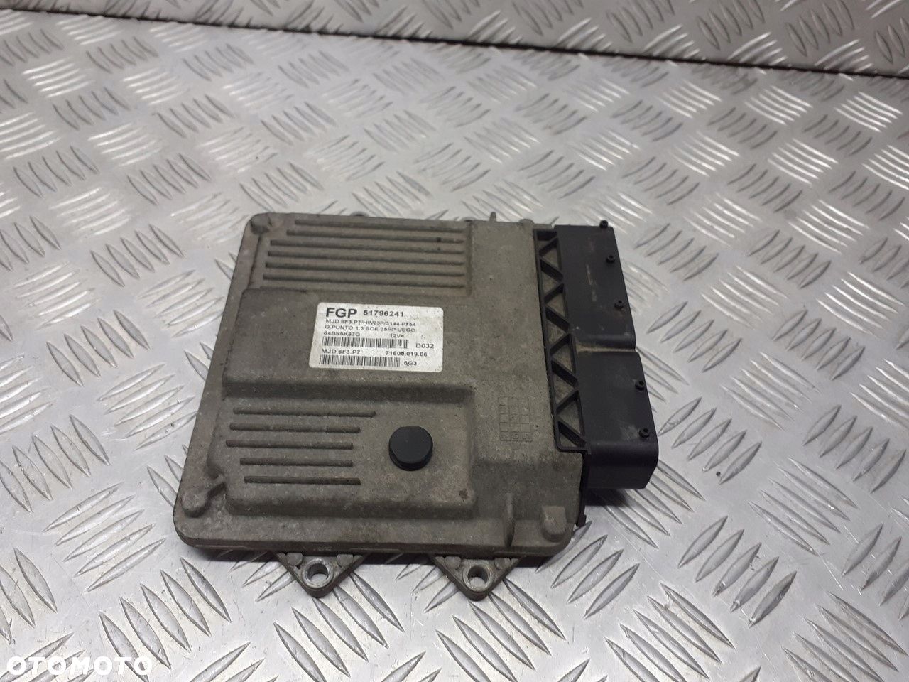 KOMPUTER SILNIKA FIAT GRANDE PUNTO 1.3 JTD 51796241 - 1