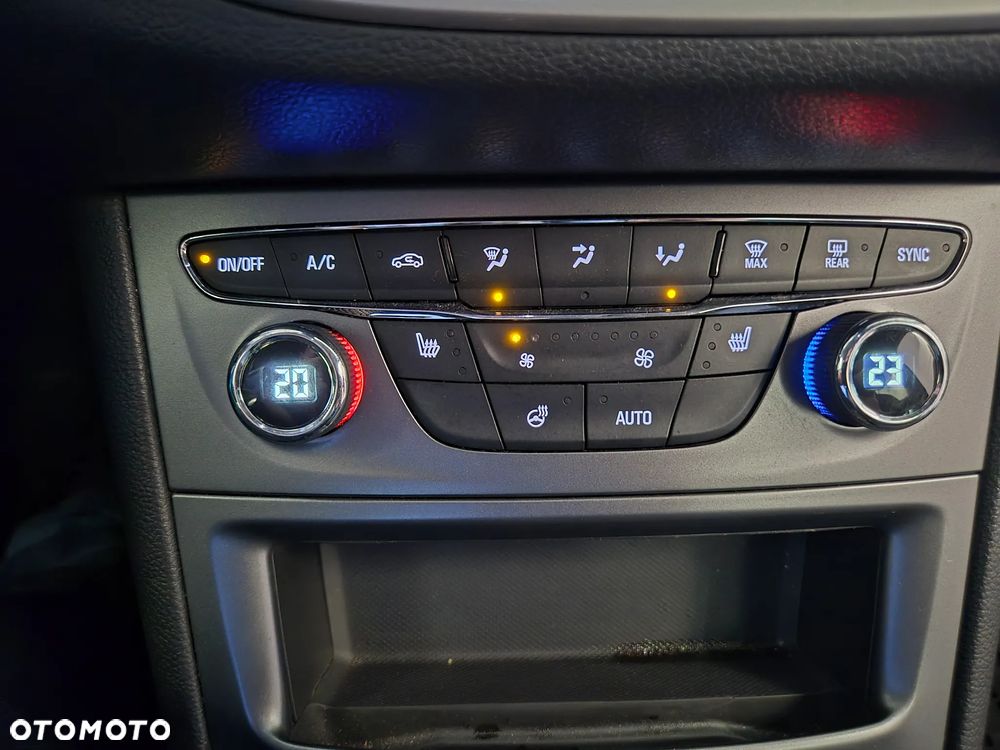 Opel Astra V 1.2 T Elegance S&S - 22