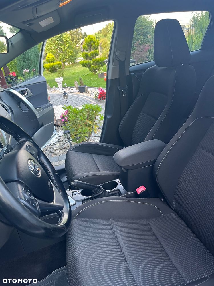 Toyota Auris - 16