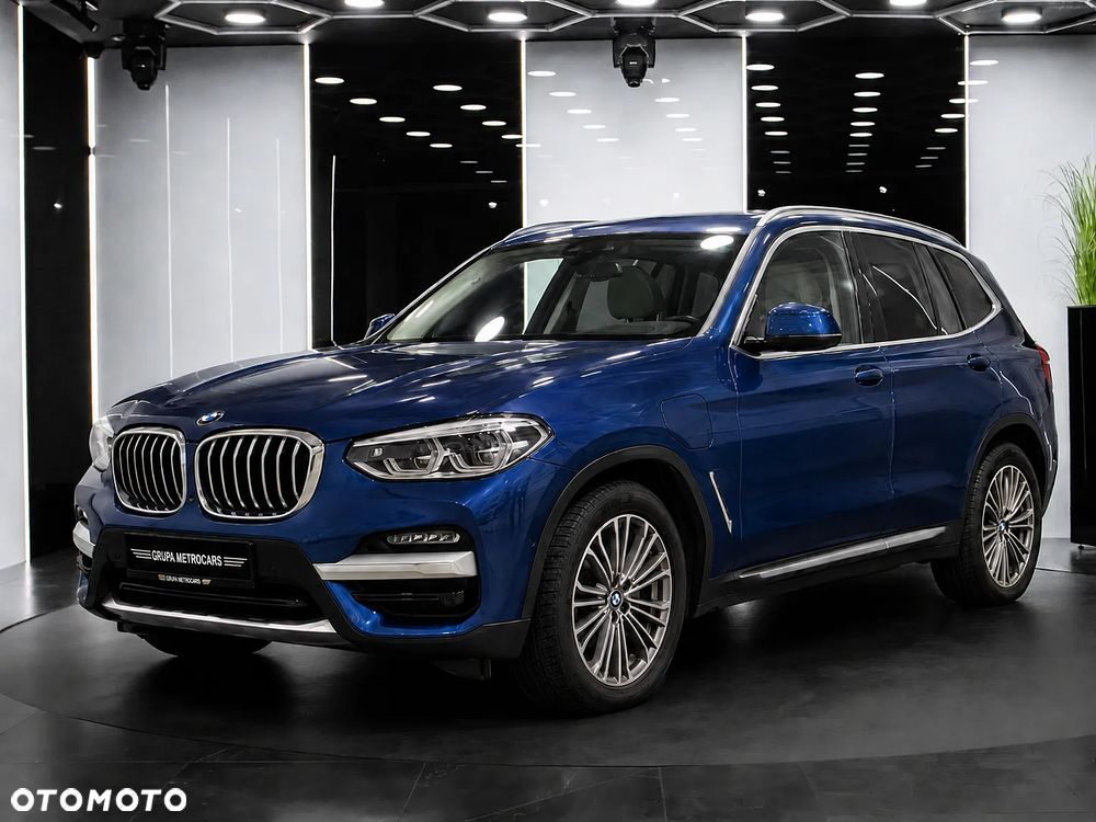 BMW X3 xDrive30e Luxury Line - 2