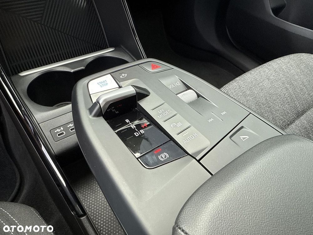 BMW iX1 - 13