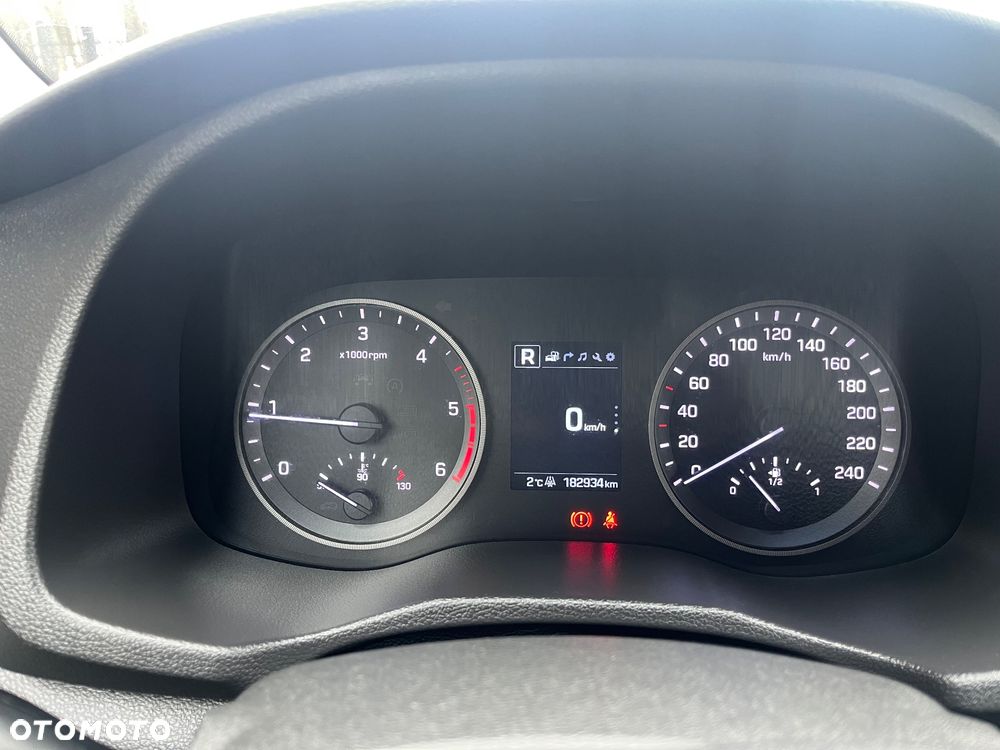 Hyundai Tucson blue 1.7 CRDi 2WD Intro Edition - 32