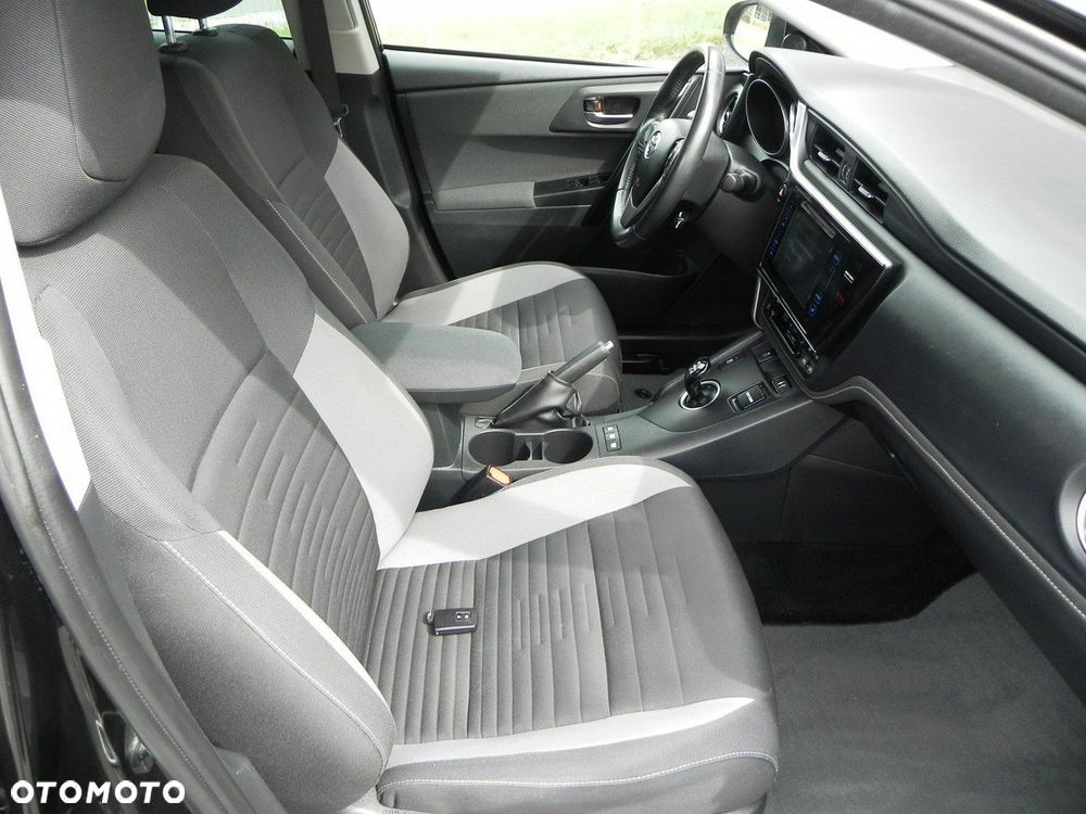 Toyota Auris - 10