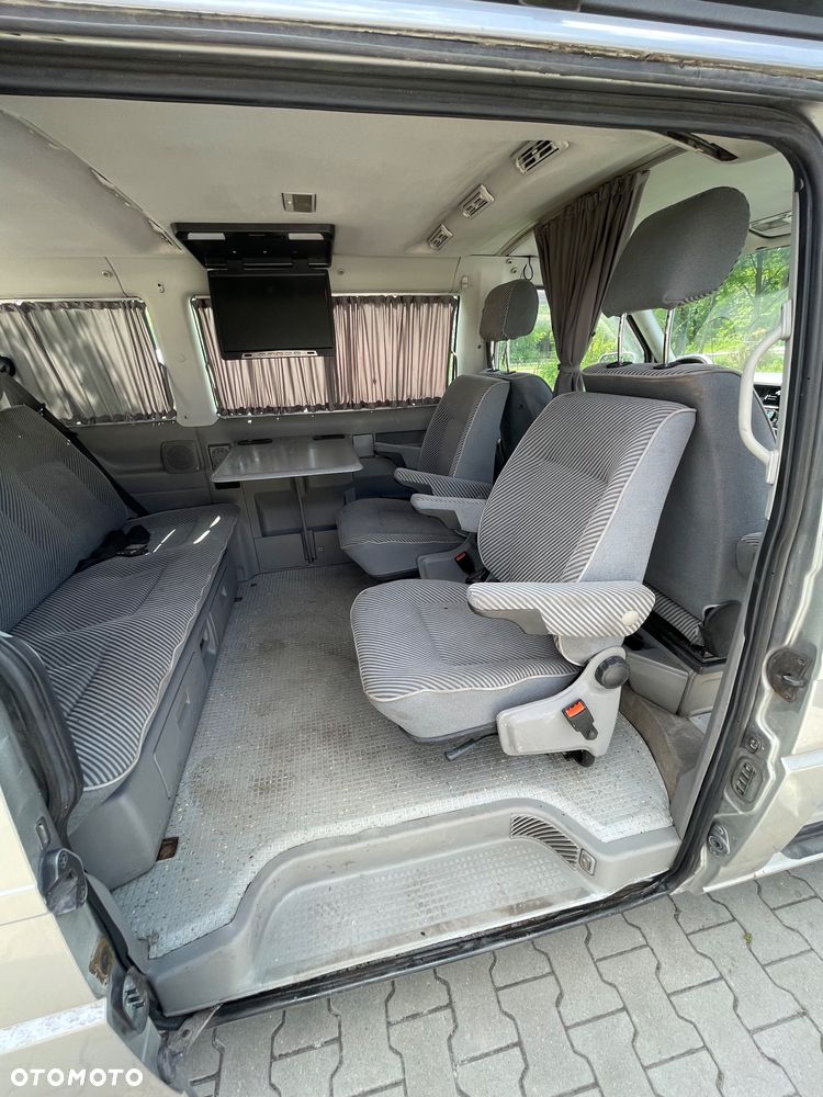 Volkswagen Multivan - 29