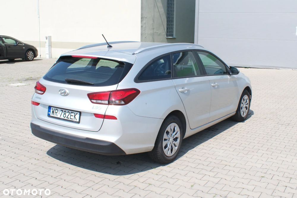 Hyundai i30 1.4 Comfort - 4