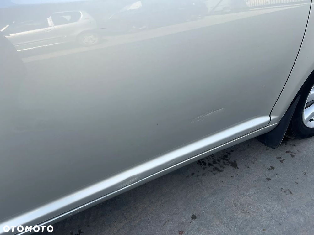 Toyota Avensis - 20