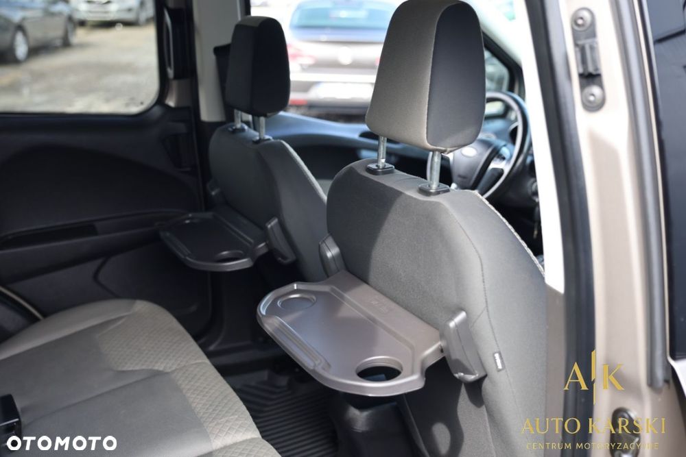 Ford Tourneo Courier - 32