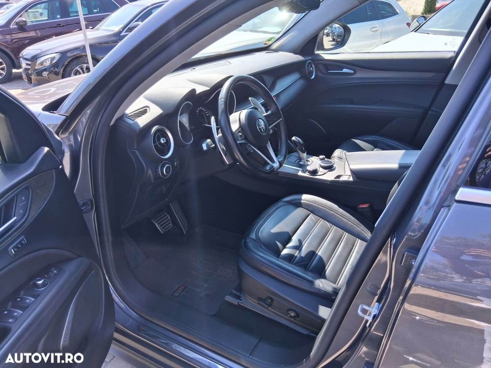 Alfa Romeo Stelvio - 9